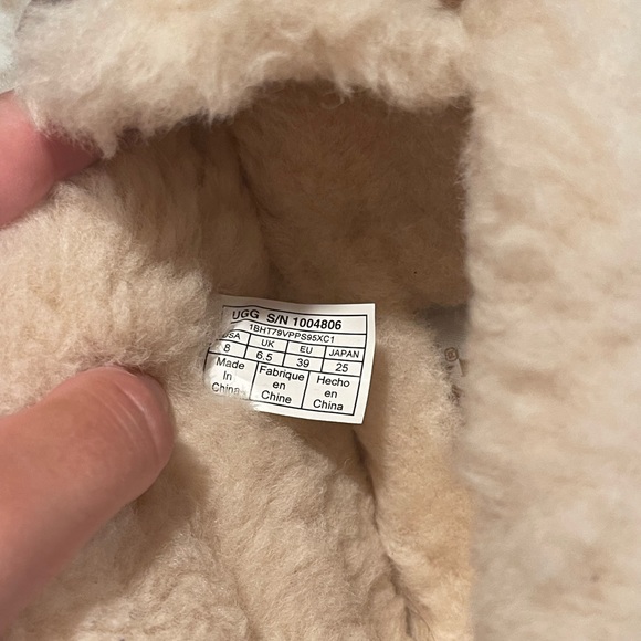 Like new UGG Slippers - Picture 3 of 3